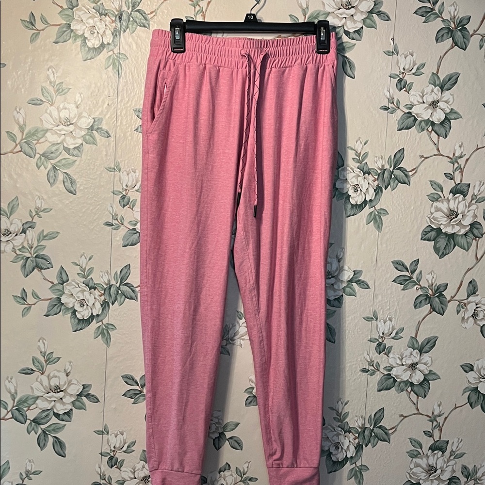 💁‍♀️WOMENS We Wander Pink Active joggers — Soft Heathered Tee